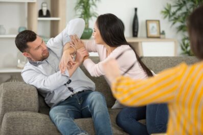 when to hire a divorce lawyer